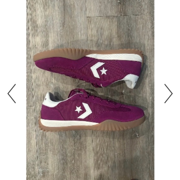 Converse Shoes - NWOB Women’s Converse Run Star Violet Low-Top Sneakers with White Star Chevron